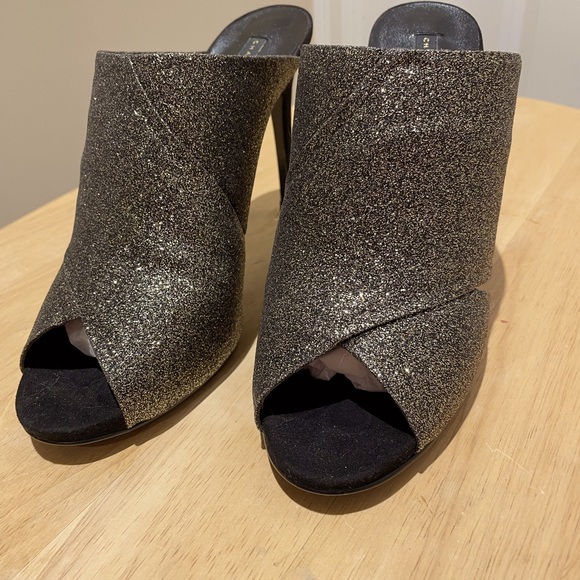 New in box Charles and Keith gold glitter peep toe mule - Picture 1 of 6